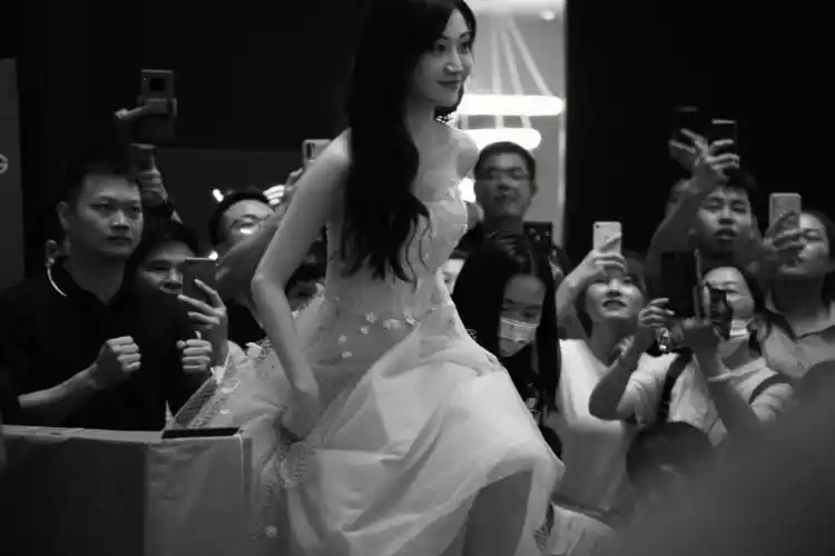 景甜顶级美貌宁波晾霸活动