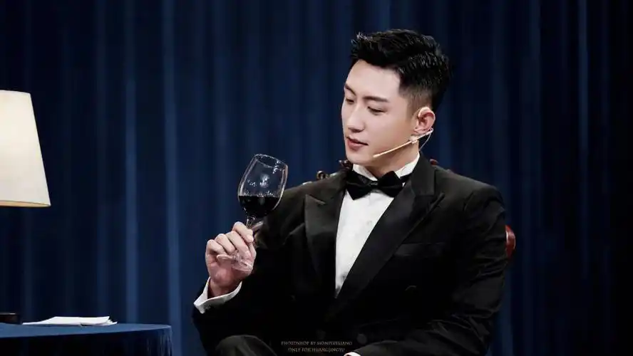 黄景瑜真帅民国壁纸穿搭