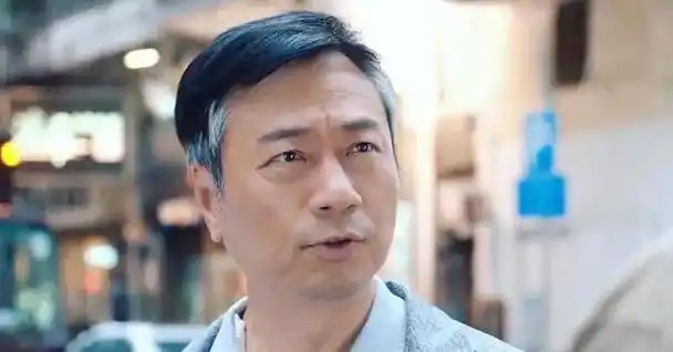 黎耀祥,相信很多人都对这个名字不陌生,他是香港实力派男演员,曾三夺