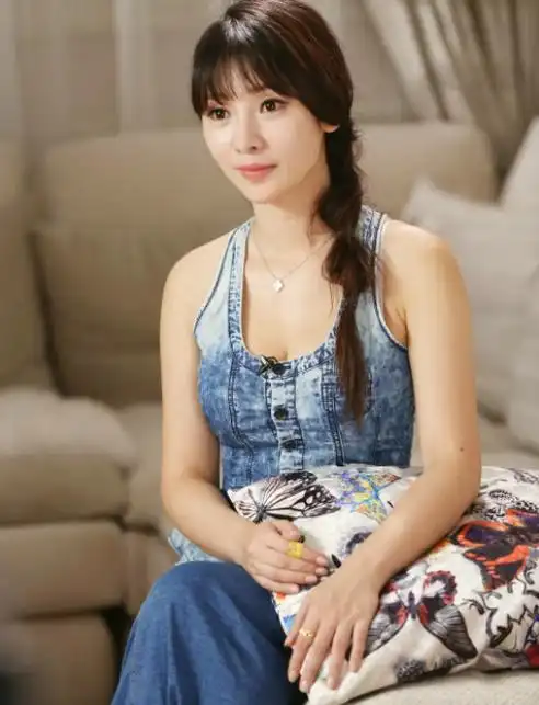 柳岩被质疑整容,瘦20斤外貌变化太明显,没有辨识度更像网红