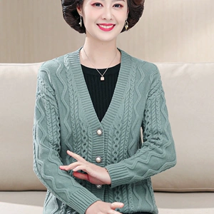 新款妈妈羊毛衫开衫女v领毛衣外套中老年大码春秋对开襟针织外搭