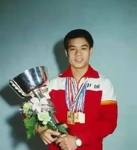 李宁:体操界天花板,斩获106枚金牌,退役后从商打造出世界品牌_陈永妍_