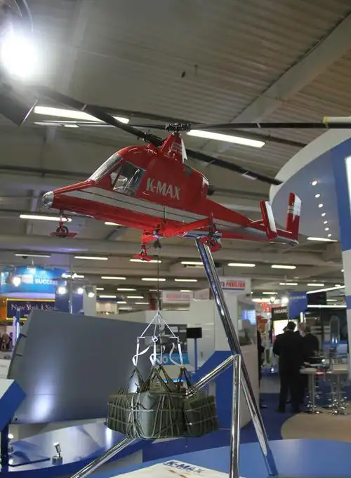 美国展出起重吊运直升机 造型奇特引关注