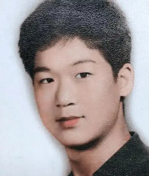 张国立夫妇晒年轻时照片,男方帅气女方美丽