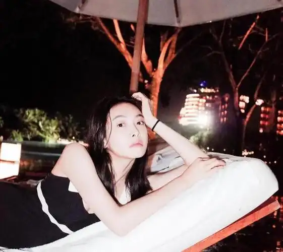 宋茜的一组泳装私服美照_网易订阅