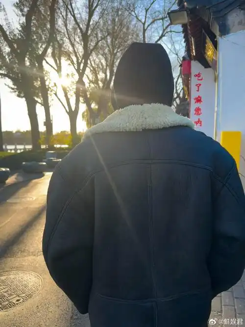 吴磊胡同walk##吴磊胡同walk随拍