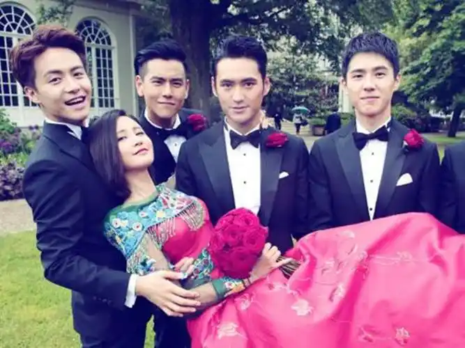 张歆艺结过几次婚离婚后嫁袁弘两人相识过程令人意外