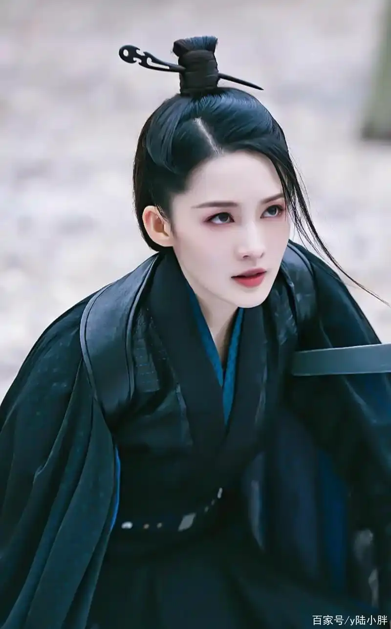 李沁古装照惊艳的瞬间