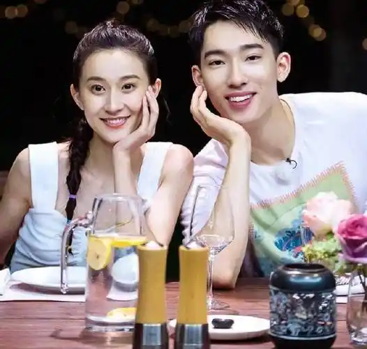 张豆豆和于家翊节目上闹崩要分手,私下互动却甜炸_嘉宾_问题_网友