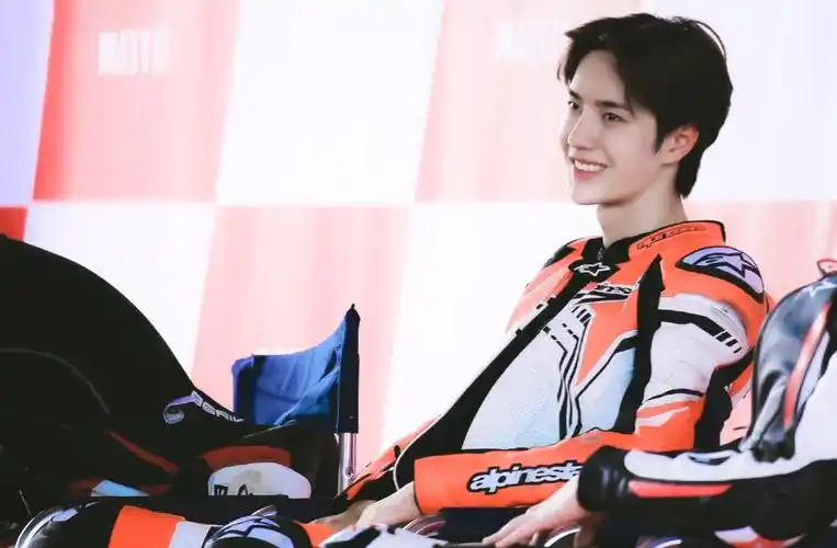 王一博 _ 杂图库°[图片专辑] _ 图片网