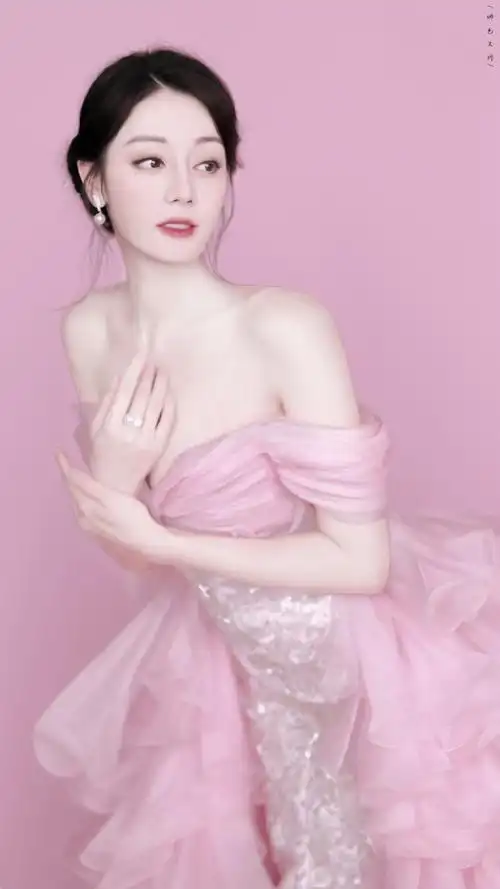 浅樱含情 嫣然动人94    好温柔好优雅 粉粉嫩冒仙气~    #迪丽热巴