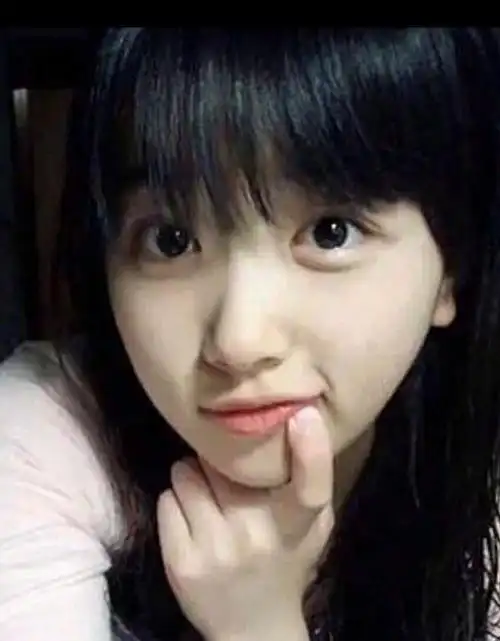 孔雪儿整容又添锤?旧照曝光判若两人,今歪下巴歪鼻子频遭吐槽