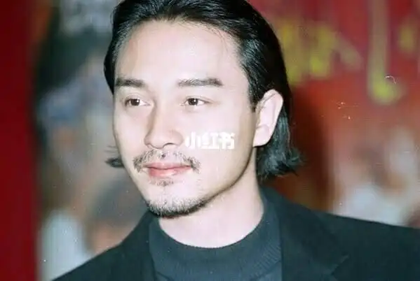 超性感的小胡须