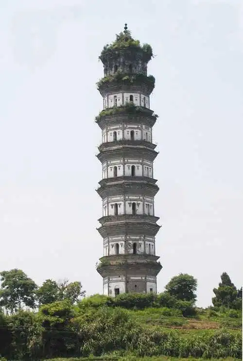 崇文塔位于江西宜春宜丰县的古塔