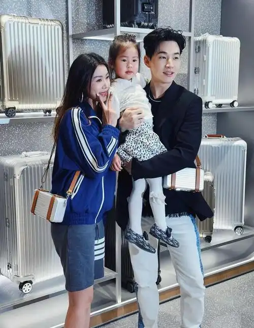 南京刘宪华出席音乐盛会大放异彩一人一组惊艳全场