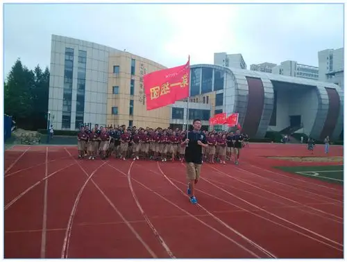 舞动青春,乐享运动——合肥八中高一年级成功举办武术操,跑操展演活动