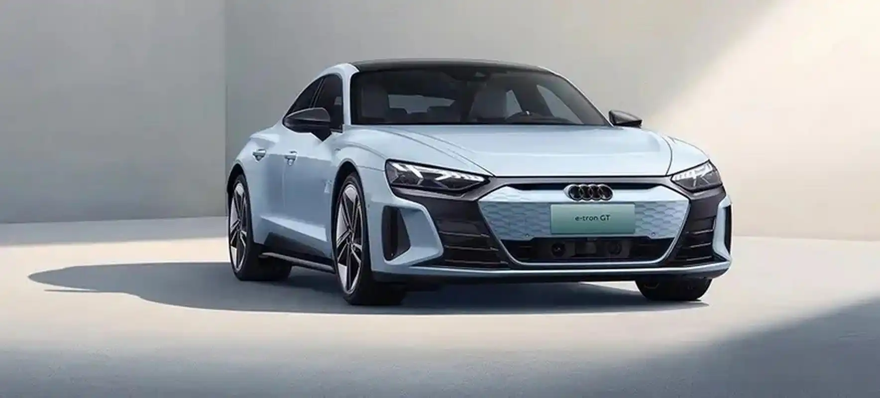 98万元  日前有消息称,奥迪e-tron gt将于7月27日上市.