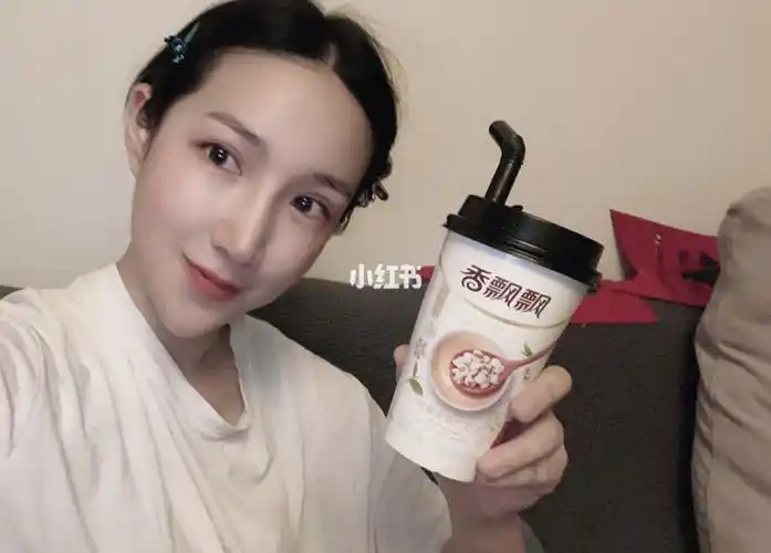 香飘飘 好料系黑芝麻血糯奶茶烤藜麦薏仁奶