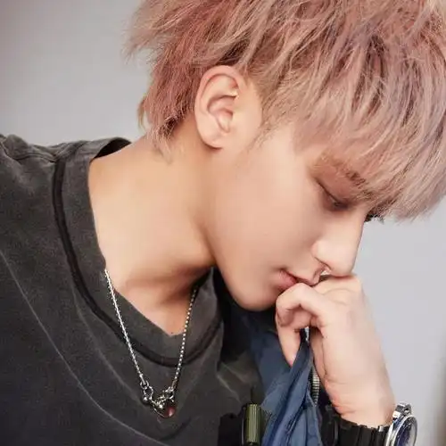 黄子韬超帅气头像