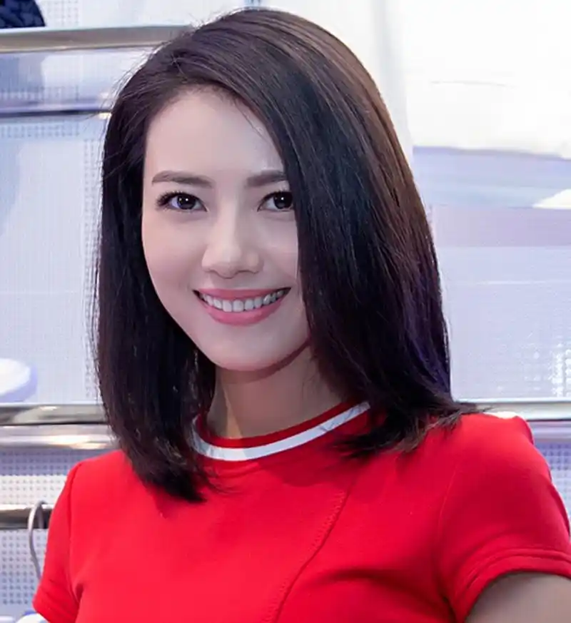 高圆圆的笑容确实非常美丽,她的笑容是那种温柔,善良且充满感染力的.