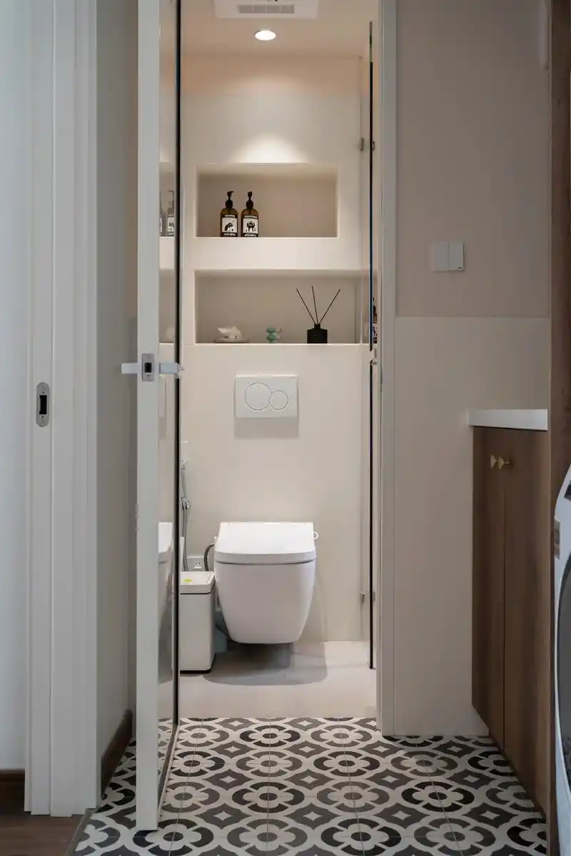 干湿分离又内外呼应的小卫生间设计