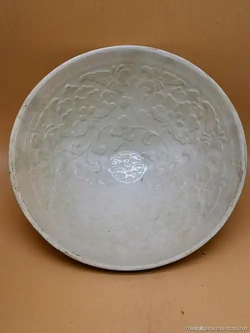 定窑芒口印花斗笠碗