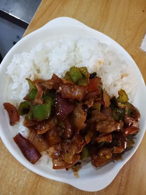 回锅肉盖饭