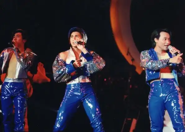 【图】小虎队演唱会88年图片经典回顾 陈志朋演唱会遭拷问