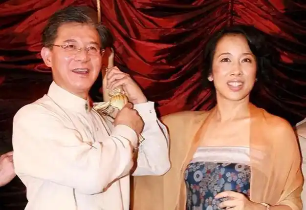 霍家不肯让朱玲玲"抛头露面",为何肯让郭晶晶频频接代言|霍启刚