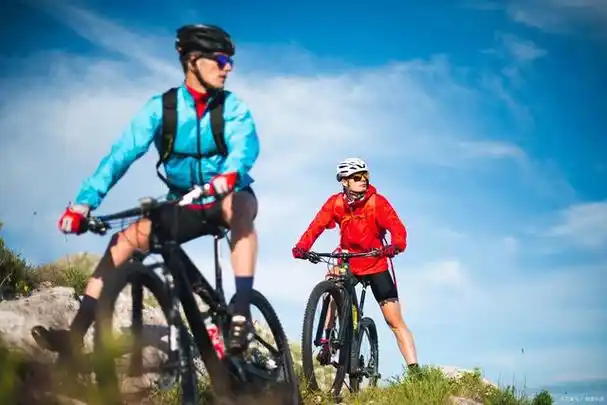 如何制定一个有效的自行车骑行计划?找到坚持锻炼的动力和愉悦感