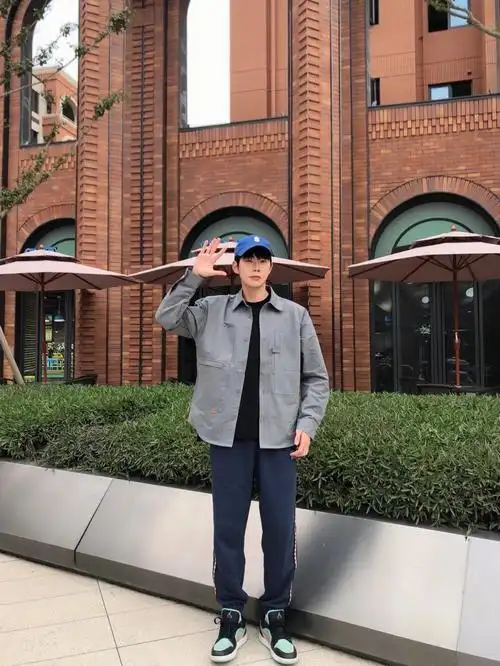 衬衫控的日常175男生如何把灰衬衫穿出型