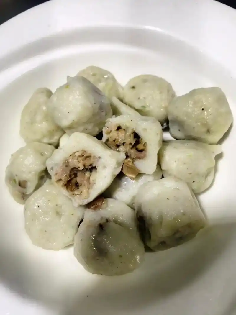 #美食分享 唯楚有菜,纯手工制作包心鱼丸,鱼肉爽滑,肉馅隐藏 - 抖音