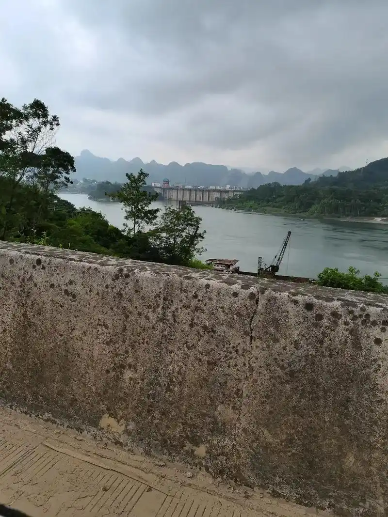 请您主动出示 高清 西中小学生研学实践教育基地·都安三岛湾  - 抖音