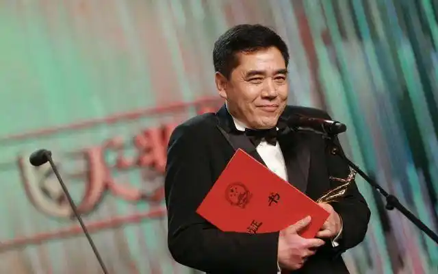 陈宝国和赵奎娥:从校服到婚纱,携手40余载,儿子成夫保鲜剂_妻子_生活