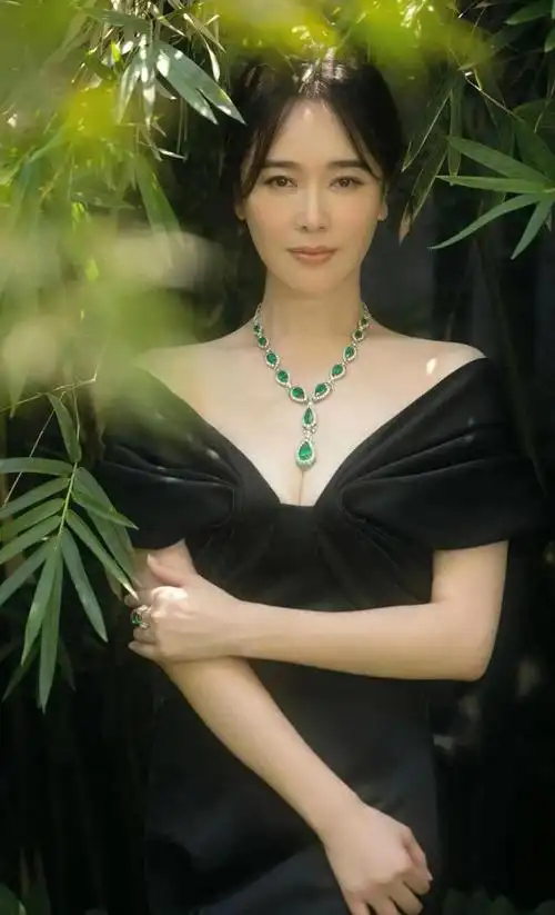 左小青高清写真17_网易订阅