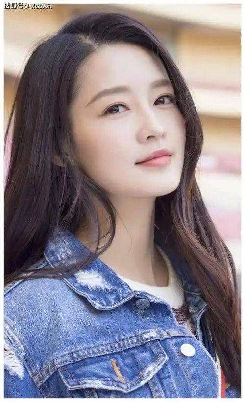 33岁知名女星李沁旅居新疆!