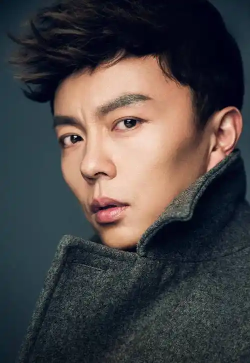 原创王晶力捧10岁爆红却被父母雪藏6年谢苗后悔么