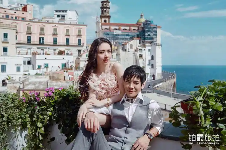 高清:郭碧婷向佐婚纱照,这波秀给满分