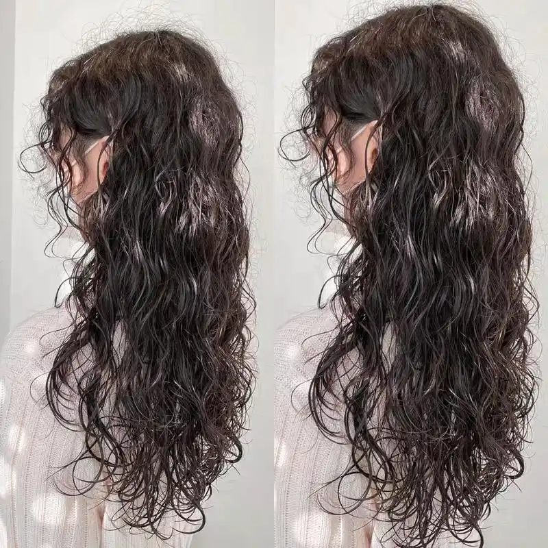 只要会涂抹造型品,会用吹风机烘干头发就能打理好冷烫的卷发发型