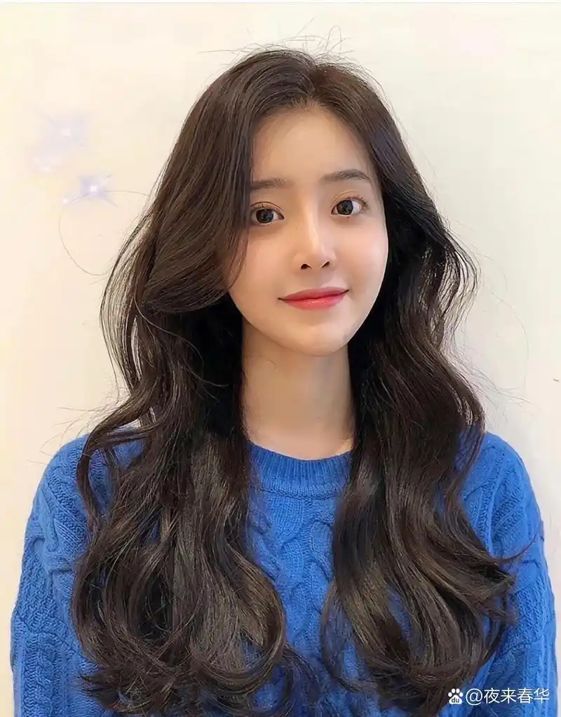 中长发女生一定要尝试的法式波浪卷 中长发女生一定要尝试的法式波浪