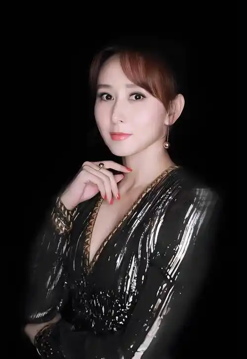 原创胡静写真全网惊艳灵动女神范十足曼妙身材惊叹众人完美无瑕引发