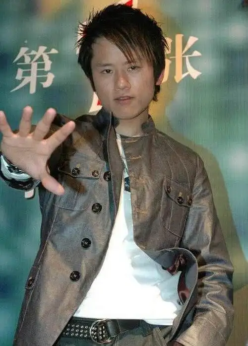 有一种整容叫"明星张开了",金城武超惊艳,王祖贤是换了个人吧