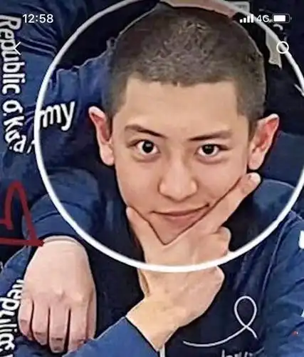 exo朴灿烈部队集体照公开,帅哥寸头都这么帅,一定要平安归来