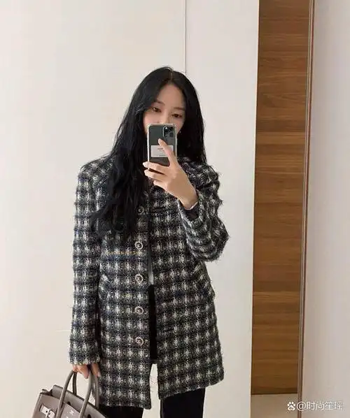 一说到跟着韩国女星学穿搭,很多人都会立马想到金泫雅,jennie,李宣美