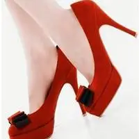 红色高跟鞋霸气头像 唯美穿红色高跟鞋美女头像_微信头像图片大全