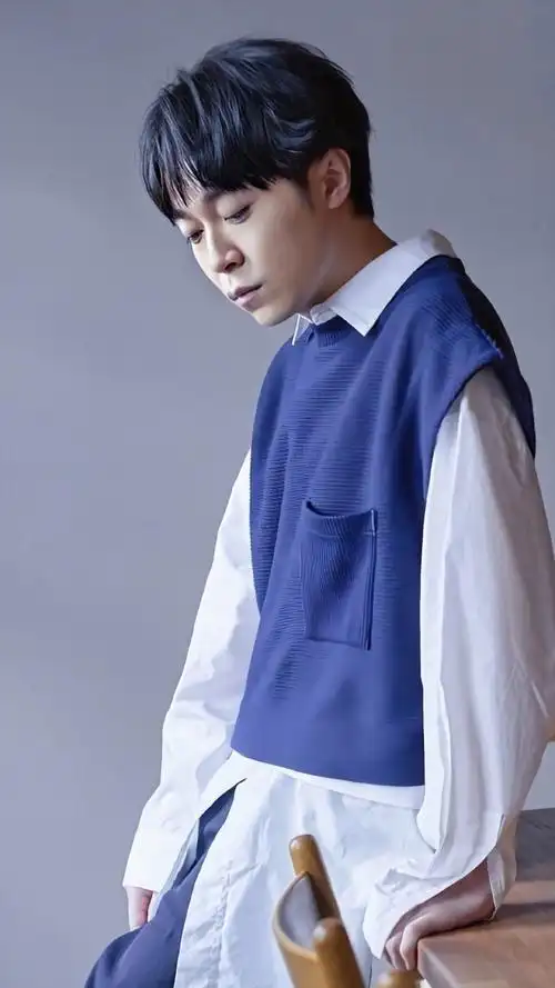 谁有吴青峰哥哥高清无水印的图片啊