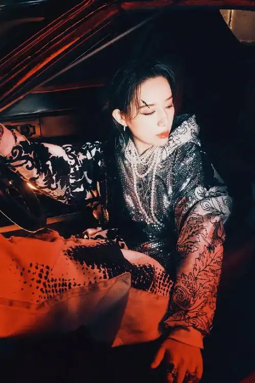 李斯丹妮666手势舞##李斯丹妮给大家打个样