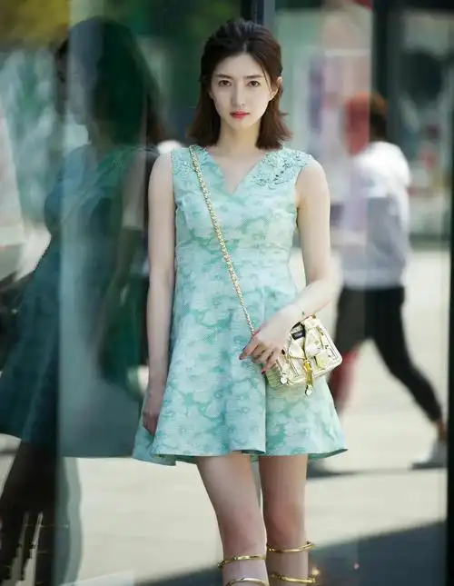 江疏影短发造型,温柔美艳,明艳动人!__财经头条