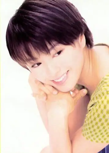 [青春照相馆]梁咏琪迎39岁生日:可爱的短发靓女_高清图集_新浪网