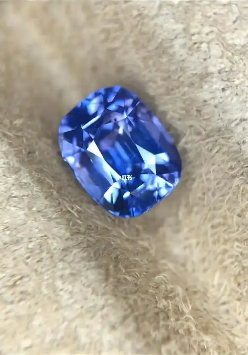 2克拉精品紫蓝色蓝宝石